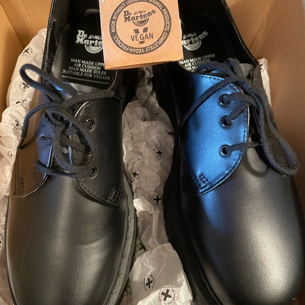 Dr.Martens Men’s Black Shoes Classic Timeless Design
